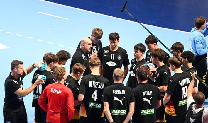 U18 GERMANY vs SPAIN ERIK WUDTKE, coach of young handball players of U18 Germany, during the semi final match of European Championship, EM, Europameisterschaft against Spain, at Aleksandar Nikolic Hall. Belgrade, 07.08.2026. photo: Nebojsa Parausic MN Press HANDBALL, MEN™S U18 EHF EURO 2026, GERMANY, SPAIN Belgrade Hall Aleksandar Nikolic Serbia Copyright: xNebojsaxParausicx xMNxPressx