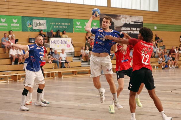 07.08.2026, xovx, Handball Lindencup, TuS Holzheim - HSG Pohlheim v.l. Jonathan Martenstein (HSG Pohlheim), Christoph Horn (TuS Holzheim), Leon Friedl (HSG Pohlheim), Maxim Hölzer (TuS Holzheim), Hannes Jemixe (TuS Holzheim) Linden Stadthalle Hessen Deutschland (DE) *** August 7, 2026, xovx, Lindencup Handball, TuS Holzheim vs. HSG Pohlheim: from left, Jonathan Martenstein (HSG Pohlheim), Christoph Horn (TuS Holzheim), Leon Friedl (HSG Pohlheim), Maxim Hölzer (TuS Holzheim), Hannes Jemixe (TuS Holzheim); Linden City Hall, Hesse, Germany, DE