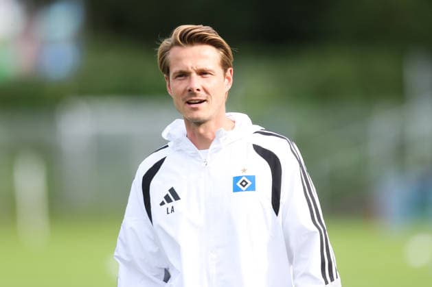 07.08.2026, Fussball, Herren, Regionalliga Nord, 02. Spieltag, BSV Kickers Emden - Hamburger SV II Trainer Lukas Anderer (Hamburger SV II) *** August 7, 2026, Soccer, Men s, Regionalliga Nord, Matchday 2, BSV Kickers Emden vs. Hamburger SV II, Coach Lukas Anderer, Hamburger SV II