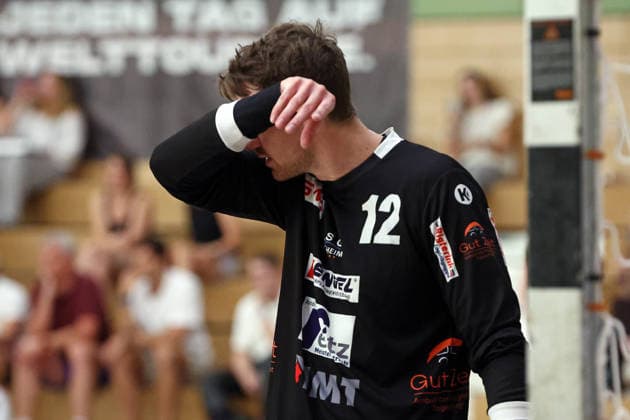 07.08.2026, xovx, Handball Lindencup, TuS Holzheim - HSG Pohlheim Joshua Laudt (HSG Pohlheim) enttäuscht, enttäuscht schauend Linden Stadthalle Hessen Deutschland (DE) *** August 7, 2026, xovx, Lindencup Handball Tournament, TuS Holzheim vs. HSG Pohlheim, Joshua Laudt (HSG Pohlheim) looks disappointed, Linden City Hall, Hesse, Germany, DE