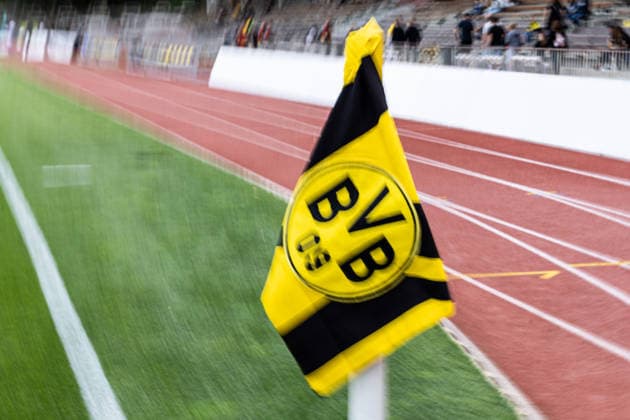 Regionalliga West: Borussia Dortmund II - 1.FC Köln II, 07.08.2026 Symbolbild, Eckflagge mit dem Blick auf Innenraum des Stadions vor dem Spiel. Flagge ist unscharf. Regionalliga West: Borussia Dortmund II - 1.FC Köln II, Rote Erde, Dortmund; 07.08.2026 DFB regulations prohibit any use of photographs as image sequences and or quasi video. *** Regionalliga West: Borussia Dortmund II vs. 1. FC Köln II, August 7, 2026. Stock photo: Corner flag with a view of the stadium interior before the game; the flag is out of focus. Regionalliga West: Borussia Dortmund II vs. 1. FC Köln II, Rote Erde, Dortmund, August 7, 2026. DFB regulations prohibit any use of photographs as image sequences and or quasi-video Copyright: xBEAUTIFULxSPORTS Buriakovx