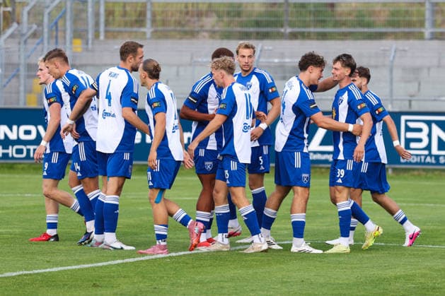 07.08.2026, Fussball, Herren, Regionalliga Nord, 02. Spieltag, BSV Kickers Emden - Hamburger SV II Torjubel zum 1:0 durch Nick Stepantsev (blau 39 BSV Kickers Emden) *** August 7, 2026, Soccer, Men s, Regionalliga Nord, Matchday 2, BSV Kickers Emden vs. Hamburger SV II. Celebration of the 1-0 goal by Nick Stepantsev (No. 39, BSV Kickers Emden)