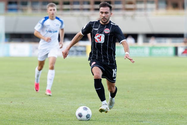 Furkan Kircicek (19, TSV Landsberg) beim Spiel zwischen TSV Landsberg v FV Illertissen 1921, Fussball, Herren, Regionalliga Bayern, 2026 2027, 3.Spieltag am 07.08.2026 in Landsberg am Lech, Sportpark. Bayern Deutschland *** Furkan Kircicek, 19, TSV Landsberg, during the match between TSV Landsberg and FV Illertissen 1921, soccer, men s, Bavarian Regional League, 2026–2027, Matchday 3 on August 7, 2026, in Landsberg am Lech, Sportpark, Bavaria, Germany