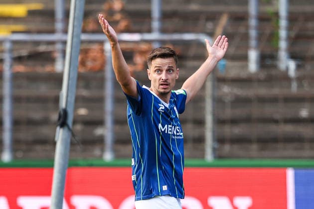 2026.08.07, xkwix, Fußball, Regionalliga West, FC Gütersloh - VfL Bochum II, Heidewaldstadion, 2.Spieltag, Saison 2026 2027: Patrik Twardzik (FC Gütersloh 18) mit geste am Spielfeldrand DFB regulations prohibit any use of photographs as image sequences and or quasi-video. Photo: xKamilxWilkowskixPressefotoKochx Nordrhein-Westfalen Deutschland *** August 7, 2026, xkwix, Soccer, Regionalliga West, FC Gütersloh vs. VfL Bochum II, Heidewaldstadion, Matchday 2, 2026–2027 Season Patrik Twardzik FC Gütersloh 18 celebrating on the sideline DFB regulations prohibit any use of photographs as image sequences and or quasi-video Photo by xKamilxWilkowskixPressefotoKochx North Rhine-Westphalia, Germany