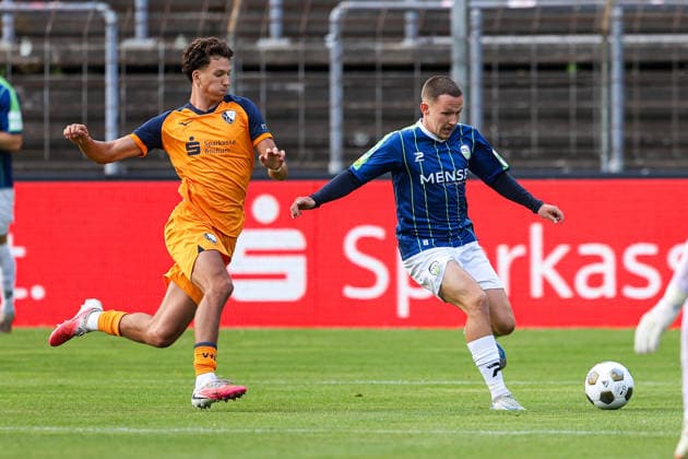 2026.08.07, xkwix, Fußball, Regionalliga West, FC Gütersloh - VfL Bochum II, Heidewaldstadion, 2.Spieltag, Saison 2026 2027: Luca Leon Bernsdorf (VfL Bochum II 2) im Zweikampf gegen Phil Beckhoff (FC Gütersloh 8) DFB regulations prohibit any use of photographs as image sequences and or quasi-video. Photo: xKamilxWilkowskixPressefotoKochx Nordrhein-Westfalen Deutschland *** August 7, 2026, xkwix, Soccer, Regionalliga West, FC Gütersloh vs. VfL Bochum II, Heidewaldstadion, Matchday 2, 2026–2027 Season: Luca Leon Bernsdorf of VfL Bochum II 2 in a tackle against Phil Beckhoff of FC Gütersloh 8. DFB regulations prohibit any use of photographs as image sequences and or quasi-video. Photo: xKamilxWilkowskixPressefotoKochx, North Rhine-Westphalia, Germany