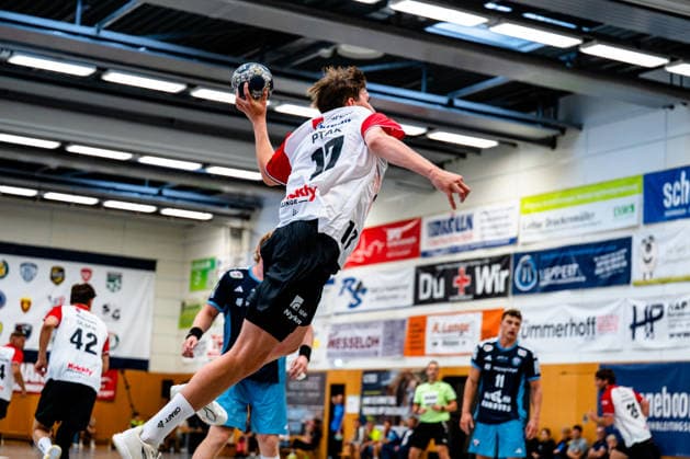 07.08.2026, xdobgx, Handball Heide-Cup 2026, HSV Hamburg - HOJ Elite v.l. Marius Ptak (HoJ Elite, 17) beim Wurf, in action, throwing Schneverdingen *** August 7, 2026, xdobgx, 2026 Heide Cup Handball Tournament, HSV Hamburg HOJ Elite vs. Marius Ptak HoJ Elite, 17 taking a shot, in action, shooting at Schneverdingen