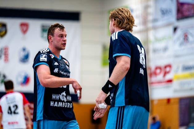 07.08.2026, xdobgx, Handball Heide-Cup 2026, HSV Hamburg - HOJ Elite v.l. Moritz Sauter (Handball Verein Hamburg, 33), Martin Hovde (Handball Sport Verein Hamburg, 81) im Gespräch, in conversation Schneverdingen *** August 7, 2026, xdobgx, 2026 Heide Cup Handball Tournament, HSV Hamburg HOJ Elite vs. Moritz Sauter, Handball Sport Verein Hamburg, 33, Martin Hovde, Handball Sport Verein Hamburg, 81, in conversation, Schneverdingen