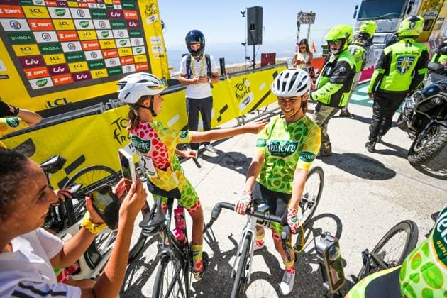 7E ÉTAPE DU TOUR DE FRANCE FEMMES AU MONT VENTOUX. PHOTOPQR LE DAUPHINE Eliot BERNARD ; Bédoin ; 07 08 2026 ; Mont Ventoux, le 7 août 2026. Passage des caravanes du Tour et ambiance au sommet du mont Ventoux pour la 7e étape du Tour de France Femmes avec Zwift. Photo : Eliot Bernard. 7th stage of the fifth edition of the Women s Tour de France cycling race, 146.8 km from Voulte-sur-Rhone to The Mont Ventoux, at The Mont Ventoux, southeastern France on August 7, 2026. Bédoin Vaucluse Provence-Alpes-Côte d Azur France  Copyright: xPHOTOPQR LExDAUPHINE MAXPPPxEliotxBERNARDx 20260807JDL3932 20260807JDL3932