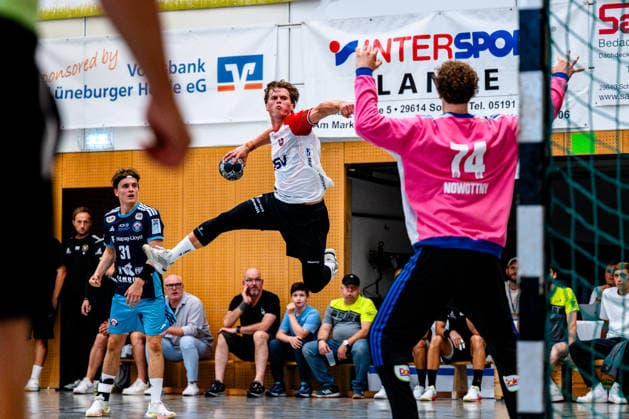07.08.2026, xdobgx, Handball Heide-Cup 2026, HSV Hamburg - HOJ Elite v.l. Lukas Karlskov (HoJ Elite, 15) beim Wurf, in action, throwing Schneverdingen *** August 7, 2026, xdobgx, 2026 Heide Cup Handball Tournament, HSV Hamburg HOJ Elite vs. Lukas Karlskov HoJ Elite, No. 15 taking a shot, in action, shooting at Schneverdingen