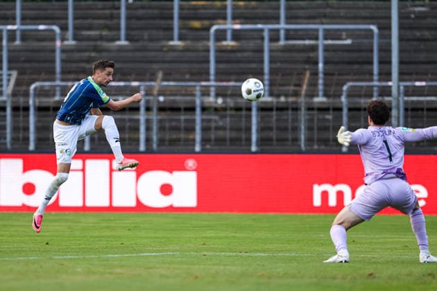 2026.08.07, xkwix, Fußball, Regionalliga West, FC Gütersloh - VfL Bochum II, Heidewaldstadion, 2.Spieltag, Saison 2026 2027: Patrik Twardzik (FC Gütersloh 18) beim Torschuss DFB regulations prohibit any use of photographs as image sequences and or quasi-video. Photo: xKamilxWilkowskixPressefotoKochx Nordrhein-Westfalen Deutschland *** August 7, 2026, xkwix, Soccer, Regionalliga West, FC Gütersloh vs. VfL Bochum II, Heidewaldstadion, Matchday 2, 2026–2027 Season: Patrik Twardzik of FC Gütersloh takes a shot on goal. DFB regulations prohibit any use of photographs as image sequences and or quasi-video. Photo: xKamilxWilkowskixPressefotoKochx, North Rhine-Westphalia, Germany
