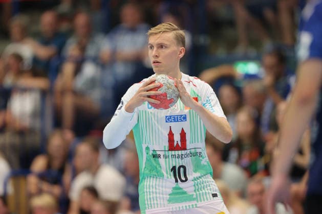 07.08.2026, xtgx, Handball Turnier, EHV Aue - SC Magdeburg emspor, v.l. Gisli Thorgeir Kristjansson (Magdeburg, 10) Lößnitz *** August 7, 2026, xtgx, Handball Tournament, EHV Aue vs. SC Magdeburg emspor, from left: Gisli, Thorgeir, Kristjansson, Magdeburg, 10 Lößnitz