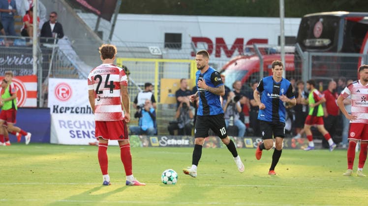 07.08.2026, xrekx, Fussball 3.Liga, SV Waldhof Mannheim - Fortuna Düsseldorf v.l. Fabian Schleusener (Fortuna Duesseldorf) Torjubel nach dem Tor zum celebrating the goal celebrate 2:0 durch Julian Ulbricht (SV Waldhof Mannheim) (DFL DFB REGULATIONS PROHIBIT ANY USE OF PHOTOGRAPHS as IMAGE SEQUENCES and or QUASI-VIDEO) Mannheim *** August 7, 2026, xrekx, Soccer 3rd Division, SV Waldhof Mannheim vs. Fortuna Düsseldorf: Fabian Schleusener of Fortuna Düsseldorf celebrates the 2-0 goal scored by Julian Ulbricht against SV Waldhof Mannheim. DFL and DFB regulations prohibit any use of photographs as image sequences and or quasi- VIDEO Mannheim