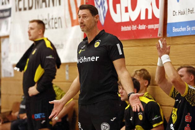 07.08.2026, xovx, Handball Lindencup, TV Hüttenberg - HSC 2000 Coburg Trainer Anel Mahmutefendic(HSC Coburg) Linden Stadthalle Hessen Deutschland (DE) *** August 7, 2026, xovx, Lindencup Handball Tournament, TV Hüttenberg vs. HSC 2000 Coburg; Coach Anel Mahmutefendic; HSC Coburg; Linden City Hall; Hesse, Germany; DE