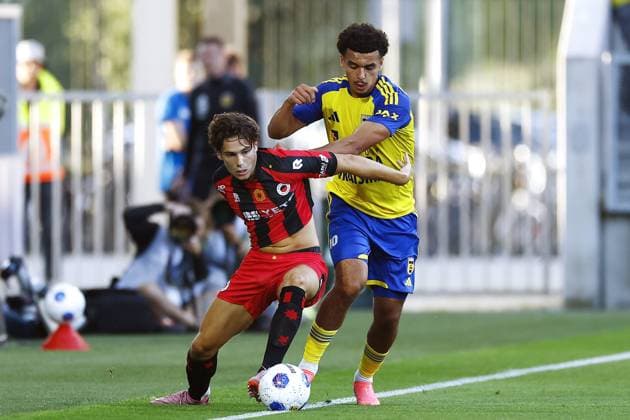 LEEUWARDEN - (lr) Simon Janssen of Excelsior Rotterdam, Rafik el Arguioui of SC Cambuur during the Dutch Eredivisie match between SC Cambuur and Excelsior Rotterdam at the Kooi Stadion on 7 August 2026 in Leeuwarden, the Netherlands. VINCENT JANNINK ANP Eredivisie 2026 27 xVIxANPxSportx xxANPxIVx 565047052 originalFilename: 565047052.jpg