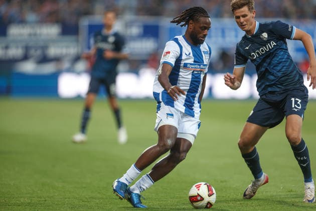 07.08.2026, Fussball, Saison 2026 2027, 2. Bundesliga, 1. Spieltag, VfL Bochum - Hertha BSC, Deyovaisio Zeefuik (Hertha BSC), Oliver Olsen (VfL Bochum) Bochum Ruhrstadion Deutschland xRHR-FOTOx *** August 7, 2026, Soccer, 2026–2027 Season, 2. Bundesliga, Matchday 1, VfL Bochum vs. Hertha BSC, Deyovaisio Zeefuik (Hertha BSC), Oliver Olsen (VfL Bochum), Bochum, Ruhrstadion, Germany, xRHR PHOTOx Copyright: RHR-FOTOx RHR-FOTO