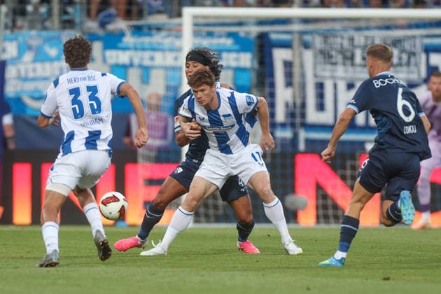 07.08.2026, Fussball, Saison 2026 2027, 2. Bundesliga, 1. Spieltag, VfL Bochum - Hertha BSC, v. l. Yigit Karademir (VfL Bochum), Sebastian Gronning Grönning (Hertha BSC) Bochum Ruhrstadion Deutschland xRHR-FOTOx *** August 7, 2026, Soccer, 2026–2027 Season, 2. Bundesliga, Matchday 1, VfL Bochum vs. Hertha BSC, from left: Yigit Karademir (VfL Bochum), Sebastian Gronning (Hertha BSC), Bochum, Ruhrstadion, Germany, xRHR PHOTOx Copyright: RHR-FOTOx RHR-FOTO