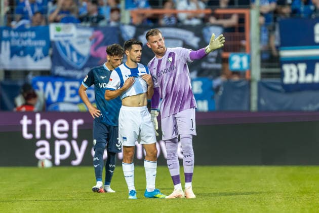 Josip Brekalo (Hertha BSC Berlin) und Torwart Timo Horn (VfL Bochum) spricht mit waehrend des spiels der 2. Bundesliga zwischen VfL Bochum und Hertha BSC, Vonovia Ruhrstadion am 07. August 2026 in Bochum, Deutschland. (Foto von xxx DeFodi Images) +++ Josip Brekalo (Hertha BSC Berlin) und Torwart Timo Horn (VfL Bochum) speaks with during the 2nd Bundesliga match between VfL Bochum and Hertha BSC at Vonovia Ruhrstadion on August 7, 2026 in Bochum, Germany. (Photo by xxx DeFodi Images) DFB DFL REGULATIONS PROHIBIT ANY USE OF PHOTOGRAPHS AS IMAGE SEQUENCES AND OR QUASI-VIDEO. - *** Josip Brekalo of Hertha BSC Berlin and goalkeeper Timo Horn of VfL Bochum talk during the 2. Bundesliga match between VfL Bochum and Hertha BSC at the Vonovia Ruhrstadion on August 7, 2026, in Bochum, Germany. Photo by xxx DeFodi Images. Josip Brekalo of Hertha BSC Berlin and goalkeeper Timo Horn of VfL Bochum speak with each other during the 2. Bundesliga match between VfL Bochum and Hertha BSC at Vonovia Ruhrstadion on August 7, 2026 in Bochum, Germany. Photo by xxx DeFodi Images. DFB and DFL regulations prohibit any use of photographs as image sequences and or quasi-video.
