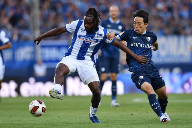 Fußball 2. Bundesliga 1. Spieltag VfL Bochum - Hertha BSC Berlin am 07.08.2026 im Vonovia Ruhrstadion in Bochum Deyovaisio Zeefuik ( Berlin ), links - Koji Miyoshi ( Bochum ), rechts DFL regulations prohibit any use of photographs as image sequences and or quasi-video. *** Soccer, 2. Bundesliga, Matchday 1: VfL Bochum vs. Hertha BSC Berlin on August 7, 2026, at the Vonovia Ruhrstadion in Bochum; Deyovaisio Zeefuik (Berlin), on the left, Koji Miyoshi (Bochum); on the right, DFL regulations prohibit any use of photographs as image sequences and or quasi-video xRx