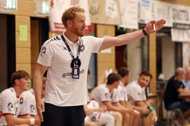 07.08.2026, xovx, Handball Lindencup, TV Hüttenberg - HSC 2000 Coburg Trainer Stefan Kneer (TV Hüttenberg) Linden Stadthalle Hessen Deutschland (DE) *** August 7, 2026, xovx, Lindencup Handball Tournament, TV Hüttenberg vs. HSC 2000 Coburg; Coach Stefan Kneer; TV Hüttenberg; Linden City Hall; Hesse, Germany; DE