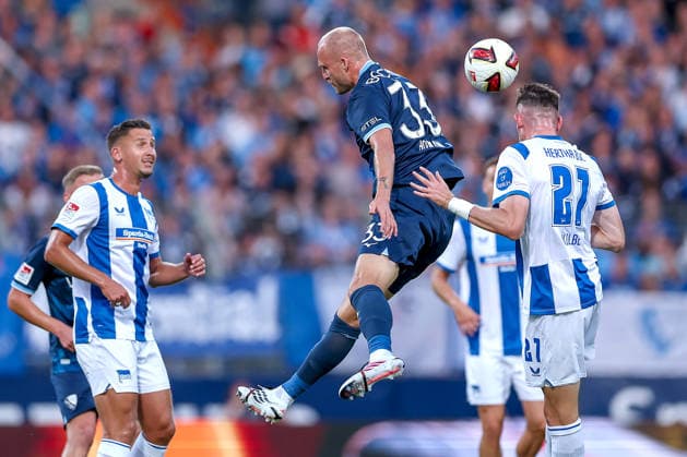 08.07.2026, Fußball, VfL Bochum - Hertha BSC, 2. Fußball-Bundesliga, 1. Spieltag, Vonovia Ruhrstadion, Saison 2026 2027: Philipp Hofmann (VfL Bochum 33) im Zweikampf gegen Niklas Kolbe (Hertha BSC 27) DFB regulations prohibit any use of photographs as image sequences and or quasi-video. Nordrhein-Westfalen Deutschland *** July 8, 2026, Soccer, VfL Bochum vs. Hertha BSC, 2. Bundesliga, Matchday 1, Vonovia Ruhrstadion, 2026–2027 Season Philipp Hofmann (VfL Bochum, No. 33) in a tackle against Niklas Kolbe (Hertha BSC, No. 27) DFB regulations prohibit any use of photographs as image sequences and or quasi-video North Rhine-Westphalia, Germany
