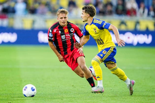 2026-08-07 SC Cambuur v Excelsior LEEUWARDEN, NETHERLANDS - AUGUST 7: Gyan de Regt of Excelsior Rotterdam, Morgan Costarelli of SC Cambuur during the VriendenLoterij Eredivisie match between SC Cambuur and Excelsior at Kooi Stadion on August 7, 2026 in Leeuwarden, Netherlands. Leeuwarden Kooi Stadion Netherlands Content not available for redistribution in The Netherlands directly or indirectly through any third parties. Copyright: xAndrexWeeningx
