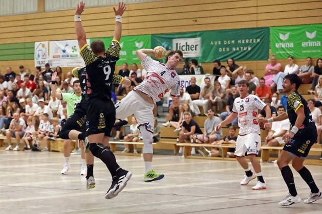 07.08.2026, xovx, Handball Lindencup, TV Hüttenberg - HSC 2000 Coburg v.l. Leonards Valkovskis (HSC Coburg), Bartlomiej Bis (HSC Coburg), David Sehnke (TV Hüttenberg), Torsten Anselm (TV Hüttenberg), Nejc Planinsek (HSC Coburg) Linden Stadthalle Hessen Deutschland (DE) *** August 7, 2026, xovx, Lindencup Handball, TV Hüttenberg vs. HSC 2000 Coburg, Leonards Valkovskis (HSC Coburg), Bartlomiej Bis (HSC Coburg), David Sehnke, TV Hüttenberg; Torsten Anselm, TV Hüttenberg; Nejc Planinsek, HSC Coburg; Linden Stadthalle, Hesse, Germany, DE