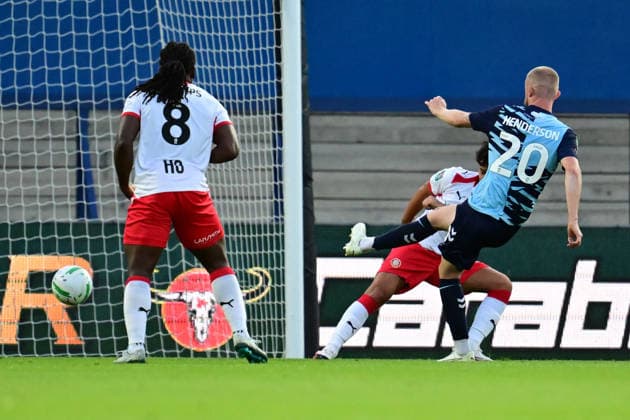 Wycombe Wanderers v Stevenage, EFL Cup GOAL Wycombe Wanderers midfielder Ewan Henderson (20) scores a goal from open play 1-1 during the EFL Cup match between Wycombe Wanderers and Stevenage at Adams Park, High Wycombe, UK on 7 August 2026. High Wycombe Adams Park Buckinghamshire UK Editorial use only DataCo restrictions apply See www.football-dataco.com , Copyright: xDennisxGoodwinx PSI-24673-0016
