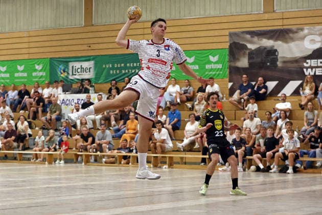 07.08.2026, xovx, Handball Lindencup, TV Hüttenberg - HSC 2000 Coburg v.l. Philipp Schwarz (TV Hüttenberg), Jannes Krone (HSC Coburg) Linden Stadthalle Hessen Deutschland (DE) *** August 7, 2026, xovx, Lindencup Handball Tournament, TV Hüttenberg vs. HSC 2000 Coburg; Philipp Schwarz (TV Hüttenberg), Jannes Krone (HSC Coburg); Linden Stadthalle, Hesse, Germany, DE