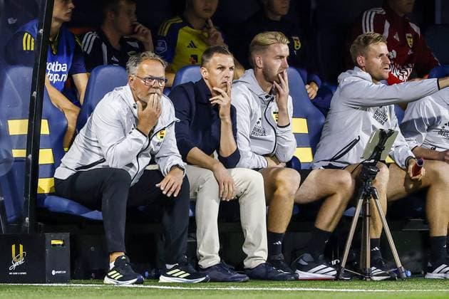 LEEUWARDEN - (lr) SC Cambuur assistant coach Henk de Jong, SC Cambuur coach Johan Plat during the Dutch Eredivisie match between SC Cambuur and Excelsior Rotterdam at the Kooi Stadion on August 7, 2026 in Leeuwarden, the Netherlands. VINCENT JANNINK ANP Eredivisie 2026 27 xVIxANPxSportx xxANPxIVx 565050471 originalFilename: 565050471.jpg