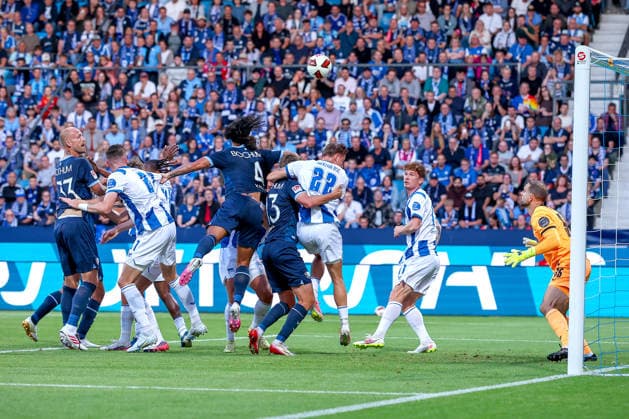 08.07.2026, Fußball, VfL Bochum - Hertha BSC, 2. Fußball-Bundesliga, 1. Spieltag, Vonovia Ruhrstadion, Saison 2026 2027: Philipp Hofmann (VfL Bochum 33) Yigit Karademir (VfL Bochum 04) Oliver Olsen (VfL Bochum 13) im Zweikampf gegen Marten Winkler (Hertha BSC 22) Niklas Kolbe (Hertha BSC 27) Eckball Strafraumaktion DFB regulations prohibit any use of photographs as image sequences and or quasi-video. Nordrhein-Westfalen Deutschland *** July 8, 2026, Soccer, VfL Bochum vs. Hertha BSC, 2. Bundesliga, Matchday 1, Vonovia Ruhrstadion, 2026–2027 Season: Philipp Hofmann (VfL Bochum, 33), Yigit Karademir (VfL Bochum, 04), Oliver Olsen (VfL Bochum, 13) in a tackle against Marten Winkler (Hertha BSC, 22), Niklas Kolbe (Hertha BSC, 27) Corner kick, action in the penalty area. DFB regulations prohibit any use of photographs as image sequences and or quasi-video. North Rhine-Westphalia, Germany