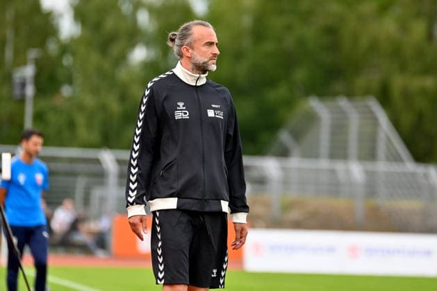 Dario Fossi (VfB Oldenburg, Trainer) VfB Oldenburg vs. SV Drochtersen Assel, Fussball, Regionalliga Nord, 2. Spieltag, Saison 2026 2027, 07.08.2026, VfB Oldenburg vs. SV Drochtersen Assel, Fussball, Regionalliga Nord, 2. Spieltag, Saison 2026 2027, 07.08.2026 Oldenburg *** Dario Fossi, VfB Oldenburg, Coach, VfB Oldenburg vs. SV Drochtersen Assel, Soccer, Regionalliga Nord, Matchday 2, 2026–2027 Season, August 7, 2026, VfB Oldenburg vs. SV Drochtersen Assel, Soccer, Regionalliga Nord, Matchday 2, 2026–2027 Season, August 7, 2026, Oldenburg Copyright: xEibner-Pressefoto RobertxGertzenx EP_RGN