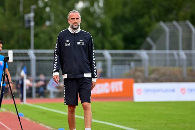 Dario Fossi (VfB Oldenburg, Trainer) VfB Oldenburg vs. SV Drochtersen Assel, Fussball, Regionalliga Nord, 2. Spieltag, Saison 2026 2027, 07.08.2026, VfB Oldenburg vs. SV Drochtersen Assel, Fussball, Regionalliga Nord, 2. Spieltag, Saison 2026 2027, 07.08.2026 Oldenburg *** Dario Fossi, VfB Oldenburg, Coach, VfB Oldenburg vs. SV Drochtersen Assel, Soccer, Regionalliga Nord, Matchday 2, 2026–2027 Season, August 7, 2026, VfB Oldenburg vs. SV Drochtersen Assel, Soccer, Regionalliga Nord, Matchday 2, 2026–2027 Season, August 7, 2026, Oldenburg Copyright: xEibner-Pressefoto RobertxGertzenx EP_RGN