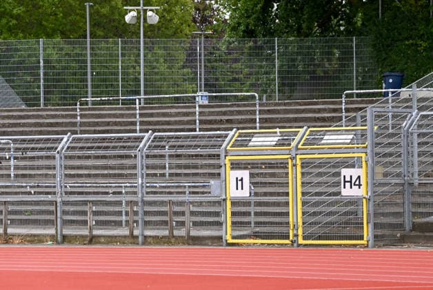 Stadion am Marschweg, Oldenburg, Detailansicht Stehplatzbereich VfB Oldenburg vs. SV Drochtersen Assel, Fussball, Regionalliga Nord, 2. Spieltag, Saison 2026 2027, 07.08.2026, VfB Oldenburg vs. SV Drochtersen Assel, Fussball, Regionalliga Nord, 2. Spieltag, Saison 2026 2027, 07.08.2026 Oldenburg *** Marschweg Stadium, Oldenburg, close-up of the standing section: VfB Oldenburg vs. SV Drochtersen Assel, soccer, Regionalliga Nord, Matchday 2, 2026–2027 season, August 7, 2026, VfB Oldenburg vs. SV Drochtersen Assel, soccer, Regionalliga Nord, Matchday 2, 2026–2027 season, August 7, 2026, Oldenburg Copyright: xEibner-Pressefoto RobertxGertzenx EP_RGN