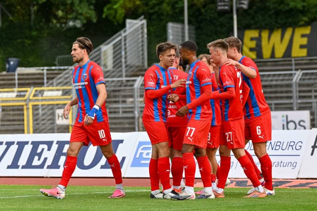 Jubel beim SV Drochtersen Assel VfB Oldenburg vs. SV Drochtersen Assel, Fussball, Regionalliga Nord, 2. Spieltag, Saison 2026 2027, 07.08.2026, VfB Oldenburg vs. SV Drochtersen Assel, Fussball, Regionalliga Nord, 2. Spieltag, Saison 2026 2027, 07.08.2026 Oldenburg *** Celebrations at SV Drochtersen Assel: VfB Oldenburg vs. SV Drochtersen Assel, Soccer, Regionalliga Nord, Matchday 2, 2026–2027 Season, August 7, 2026, VfB Oldenburg vs. SV Drochtersen Assel, Soccer, Regionalliga Nord, Matchday 2, 2026–2027 Season, August 7, 2026, Oldenburg Copyright: xEibner-Pressefoto RobertxGertzenx EP_RGN