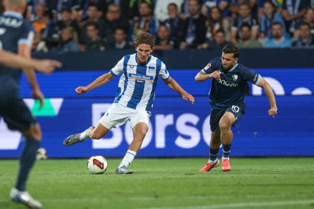 07.08.2026, Fussball, Saison 2026 2027, 2. Bundesliga, 1. Spieltag, VfL Bochum - Hertha BSC, v. l. Soufian Gouram (Hertha BSC), Berkan Taz (VfL Bochum) Bochum Ruhrstadion Deutschland xRHR-FOTOx *** August 7, 2026, Soccer, 2026–2027 Season, 2. Bundesliga, Matchday 1, VfL Bochum vs. Hertha BSC, from left: Soufian Gouram (Hertha BSC), Berkan Taz (VfL Bochum), Bochum, Ruhrstadion, Germany, xRHR PHOTOx Copyright: RHR-FOTOx RHR-FOTO