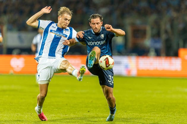 Marten Winkler (Hertha BSC Berlin) und Maximilian Wittek (VfL Bochum) im Zweikampf waehrend des spiels der 2. Bundesliga zwischen VfL Bochum und Hertha BSC, Vonovia Ruhrstadion am 07. August 2026 in Bochum, Deutschland. (Foto von xxx DeFodi Images) +++ Marten Winkler (Hertha BSC Berlin) und Maximilian Wittek (VfL Bochum) battle for the ball during the 2nd Bundesliga match between VfL Bochum and Hertha BSC at Vonovia Ruhrstadion on August 7, 2026 in Bochum, Germany. (Photo by xxx DeFodi Images) DFB DFL REGULATIONS PROHIBIT ANY USE OF PHOTOGRAPHS AS IMAGE SEQUENCES AND OR QUASI-VIDEO. - *** Marten Winkler of Hertha BSC Berlin and Maximilian Wittek of VfL Bochum battle for the ball during the 2. Bundesliga match between VfL Bochum and Hertha BSC at the Vonovia Ruhrstadion on August 7, 2026, in Bochum, Germany. Photo by xxx DeFodi Images. Marten Winkler of Hertha BSC Berlin and Maximilian Wittek of VfL Bochum battle for the ball during the 2. Bundesliga match between VfL Bochum and Hertha BSC at Vonovia Ruhrstadion on August 7, 2026 in Bochum, Germany. Photo by xxx DeFodi Images. DFB and DFL regulations prohibit any use of photographs as image sequences and or quasi-video.