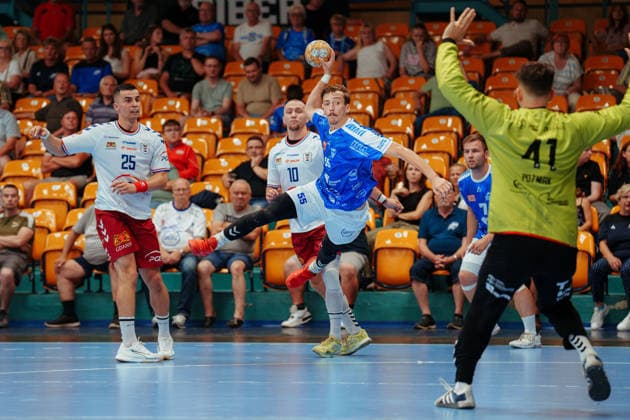 Testspielt: Dessau-Roßlauer HV 06 - PGE Wybrzeze Gdansk Mihkel Löpp (Dessau-Roßlauer HV 06, 55) beim Sprungwurf am 07.08.2026 in der Anhalt-Arena, Dessau-Roßlau (Sachsen-Anhalt) Dessau-Roßlau Anhalt-Arena Sachsen-Anhalt Deutschland *** Friendly Match: Dessau Roßlauer HV 06 vs. PGE Wybrzeze Gdansk, Mihkel Löpp, Dessau Roßlauer HV 06, 55 on a jump shot on August 7, 2026, at the Anhalt Arena, Dessau-Roßlau, Saxony-Anhalt, Dessau-Roßlau, Anhalt Arena, Saxony-Anhalt, Germany