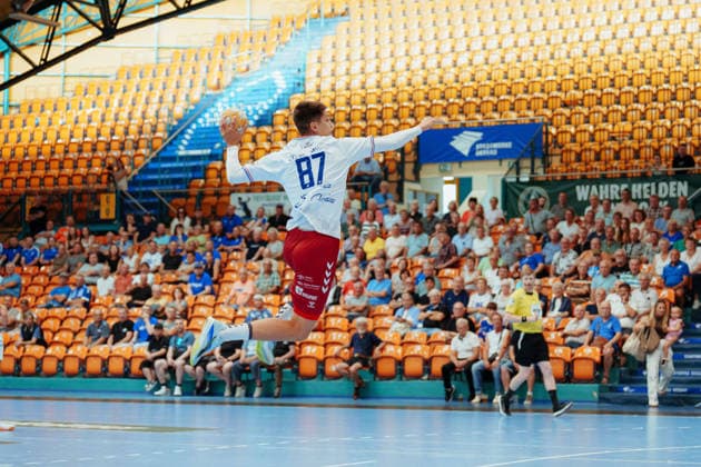 Testspielt: Dessau-Roßlauer HV 06 - PGE Wybrzeze Gdansk Filip Michalowicz (PGE Wybrzeze Gdansk, 87) beim Sprungwurf am 07.08.2026 in der Anhalt-Arena, Dessau-Roßlau (Sachsen-Anhalt) Dessau-Roßlau Anhalt-Arena Sachsen-Anhalt Deutschland *** Friendly Match: Dessau Roßlauer HV 06 vs. PGE Wybrzeze Gdansk, Filip Michalowicz (PGE Wybrzeze Gdansk), 87 on a jump shot on August 7, 2026, at the Anhalt Arena, Dessau-Roßlau, Saxony-Anhalt, Dessau-Roßlau, Anhalt Arena, Saxony-Anhalt, Germany