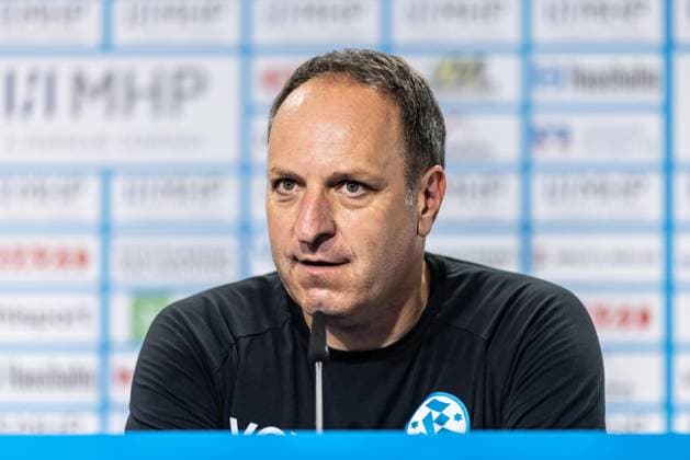 SV Stuttgarter Kickers vs. SSV Ulm 1846 Fußball, Fussball, Regionalliga, 1. Spieltag, GAZI-Stadion auf der Waldau Stuttgart 07.08.26 PK Pressekonferenz Freisteller Einzelbild Portrait Porträt Holger Bachthaler (SV Stuttgarter Kickers, Trainer) SV Stuttgarter Kickers vs. SSV Ulm 1846 Fußball, Fussball, Regionalliga, 1. Spieltag, GAZI-Stadion auf der Waldau Stuttgart 07.08.26 Foto: Lucca Fundel Stuttgart GAZI-Stadion auf der Waldau Baden-Württemberg Deutschland *** SV Stuttgarter Kickers vs. SSV Ulm 1846 Soccer, Regionalliga, Matchday 1, GAZI Stadium on the Waldau, Stuttgart, August 26, 2007, Press Conference, Cutout, Single Image, Portrait, Holger Bachthaler, SV Stuttgarter Kickers, Coach, SV Stuttgarter Kickers vs. SSV Ulm 1846, Soccer, Regional League, Matchday 1, GAZI Stadium on the Waldau, Stuttgart, August 26, 2007 Photo by Lucca Fundel, Stuttgart, GAZI Stadium on the Waldau, Baden-Württemberg, Germany