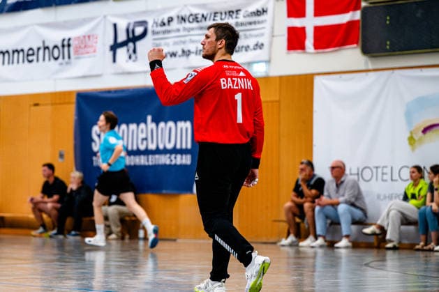 07.08.2026, xdobgx, Handball Heide-Cup 2026, VFL Gummersbach - Provence Aix v.l. Ignacio Biosca (VfL Gummersbach, 1) Jubelt ueber gehaltenen Ball, abgewehrt, gehalten, Torhueter Schneverdingen *** August 7, 2026, xdobgx, 2026 Heide Cup Handball Tournament, VFL Gummersbach vs. Provence Aix v l Ignacio Biosca VfL Gummersbach, 1 celebration after a save, blocked, saved, Schneverdingen goalkeeper