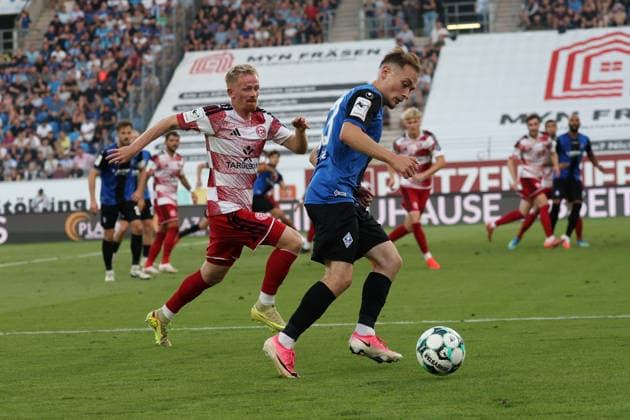 v.li.Jomaine Consbruch (Fortuna Duesseldorf, 14), Arlind Rexhepi (SV Waldhof Mannheim, 33) GER, SV Waldhof Mannheim gegen Fortuna Duesseldorf Fussball 1.Spieltag Spielzeit 2026 2027 07.08.2026 (DFL DFB REGULATIONS PROHIBIT ANY USE OF PHOTOGRAPHS as IMAGE SEQUENCES and or QUASI-VIDEO). GER SV Waldhof Mannheim gegen Fortuna Duesseldorf Fussball 1.Spieltag Spielzeit 2026 2027 01.08.2026 Mannheim *** v li Jomaine Consbruch, Fortuna Düsseldorf, 14, Arlind Rexhepi, SV Waldhof Mannheim, 33 GER, SV Waldhof Mannheim vs. Fortuna Düsseldorf Soccer, Matchday 1, 2026–2027 Season, July 8, 2026. DFL and DFB regulations prohibit any use of photographs as image sequences and or quasi-video GER SV Waldhof Mannheim vs. Fortuna Düsseldorf Soccer, Matchday 1, 2026–2027 Season, January 8, 2026, Mannheim Copyright: xEibner-Pressefoto JoergxHirschx EP_JHH