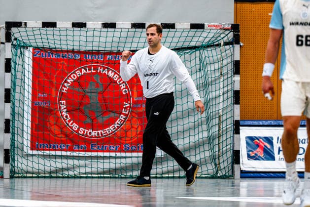 07.08.2026, xdobgx, Handball Heide-Cup 2026, VFL Gummersbach - Provence Aix v.l. Ignacio Biosca (VfL Gummersbach, 1) Jubelt ueber gehaltenen Ball, abgewehrt, gehalten, Torhueter Schneverdingen *** August 7, 2026, xdobgx, 2026 Heide Cup Handball Tournament, VFL Gummersbach vs. Provence Aix v l Ignacio Biosca VfL Gummersbach, 1 celebration after a save, blocked, saved, Schneverdingen goalkeeper