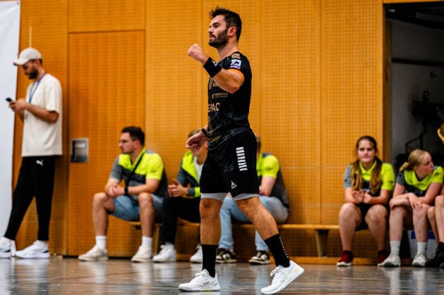 07.08.2026, xdobgx, Handball Heide-Cup 2026, VFL Gummersbach - Provence Aix v.l. Antoine Tissot (PAUC Handball, 17) Jubel, Torjubel, jubelt ueber das Tor, celebrate the goal, celebration Schneverdingen *** August 7, 2026, xdobgx, 2026 Heide Cup Handball Tournament, VFL Gummersbach vs. Provence Aix-en-Provence Antoine Tissot PAUC Handball, 17 Cheering, Goal celebration, celebrating the goal, Schneverdingen
