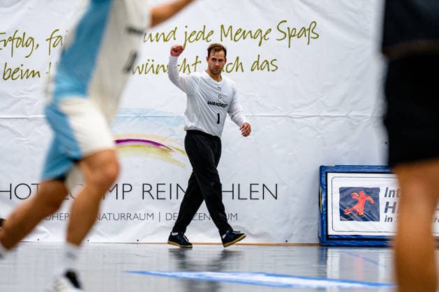 07.08.2026, xdobgx, Handball Heide-Cup 2026, VFL Gummersbach - Provence Aix v.l. Ignacio Biosca (VfL Gummersbach, 1) Jubelt ueber gehaltenen Ball, abgewehrt, gehalten, Torhueter Schneverdingen *** August 7, 2026, xdobgx, 2026 Heide Cup Handball Tournament, VFL Gummersbach vs. Provence Aix v l Ignacio Biosca VfL Gummersbach, 1 celebration after a save, blocked, saved, Schneverdingen goalkeeper