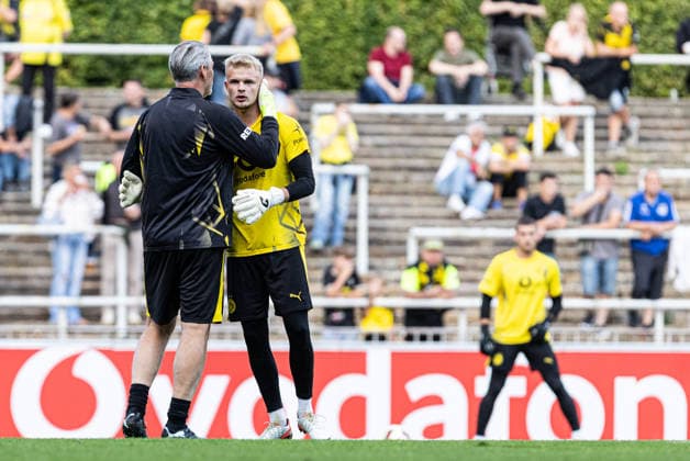 Regionalliga West: Borussia Dortmund II - 1.FC Köln II, 07.08.2026 Aaron Held (Borussia Dortmund U23, 33) beim Aufwärmen. Regionalliga West: Borussia Dortmund II - 1.FC Köln II, Rote Erde, Dortmund; 07.08.2026 DFB regulations prohibit any use of photographs as image sequences and or quasi video. *** Regionalliga West: Borussia Dortmund II vs. 1. FC Köln II, August 7, 2026 Aaron Held, Borussia Dortmund U23, No. 33 warming up; Regionalliga West: Borussia Dortmund II 1 FC Köln II, Rote Erde, Dortmund, August 7, 2026. DFB regulations prohibit any use of photographs as image sequences and or quasi-video. Copyright: xBEAUTIFULxSPORTS Buriakovx
