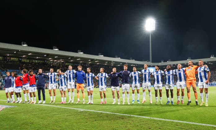Deutschland: Fussball 2.Bundesliga 2026 2027, 1. Spieltag - VfL Bochum vs Hertha BSC - Vonovia Ruhrstadion (Bochum): Jubel zum Mannschaftsfoto, Totale Hertha BSC *** Germany Soccer 2. Bundesliga 2026–2027, Matchday 1: VfL Bochum vs. Hertha BSC at Vonovia Ruhrstadion in Bochum; Celebrations during the team photo; Wide shot of Hertha BSC Copyright: xAymanxAlahmedx