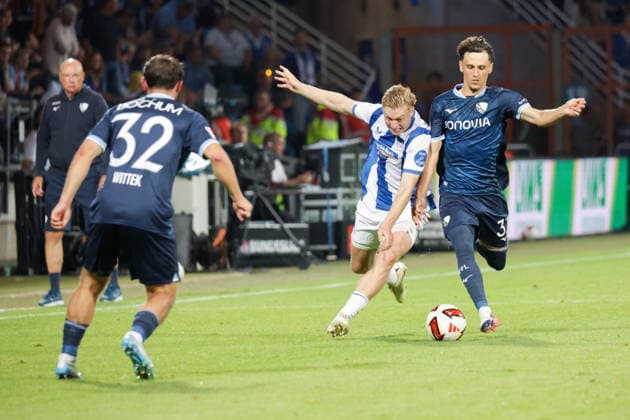 07.08.2026, xgrfx, Fussball 2.Bundesliga, VfL Bochum - Hertha BSC Berlin v.l. Julian Eitschberger (Hertha BSC), Alessandro Crimaldi (VfL Bochum) (DFL DFB REGULATIONS PROHIBIT ANY USE OF PHOTOGRAPHS as IMAGE SEQUENCES and or QUASI-VIDEO) Bochum *** August 7, 2026, xgrfx, Soccer 2. Bundesliga, VfL Bochum vs. Hertha BSC Berlin, featuring Julian Eitschberger (Hertha BSC) and Alessandro Crimaldi (VfL Bochum). DFL and DFB regulations prohibit any use of photographs as image sequences and or quasi-video. Bochum