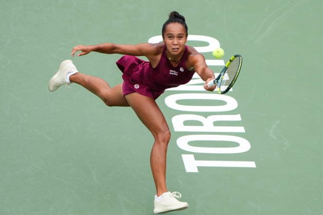 August 7, 2026, Toronto, Ontario, Canada: Canada s LEYLAH FERNANDEZ hits a return to Mirra Andreeva during National Bank Open tennis action in Toronto. The 33rd seeded Fernandez rolled to a 6-1, 6-4 victory over fifth-seeded Russian Andreeva at the National Bank Open for her first win over a top-10 opponent this season. Tennis 2026: WTA, Tennis Damen National Bank Open: Fernandez 6:1 6:4 Andreeva  - ZUMAc35_ 20260807_zaf_c35_023 Copyright: xChrisxYoungx