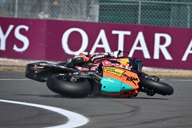 MOTO - MOTO GP - BRITISH GRAND PRIX 2026 37 ACOSTA Pedro (spa), Red Bull KTM Factory Racing, KTM RC16, action, accident, crash during the 2026 Qatar Airways Grand Prix of Great Britain on the Silverstone Circuit from August 7 to 9, 2026, in Silverstone, United Kingdom - SilverstoneUnited Kingdom  Copyright: xGIGIxSOLDANOx
