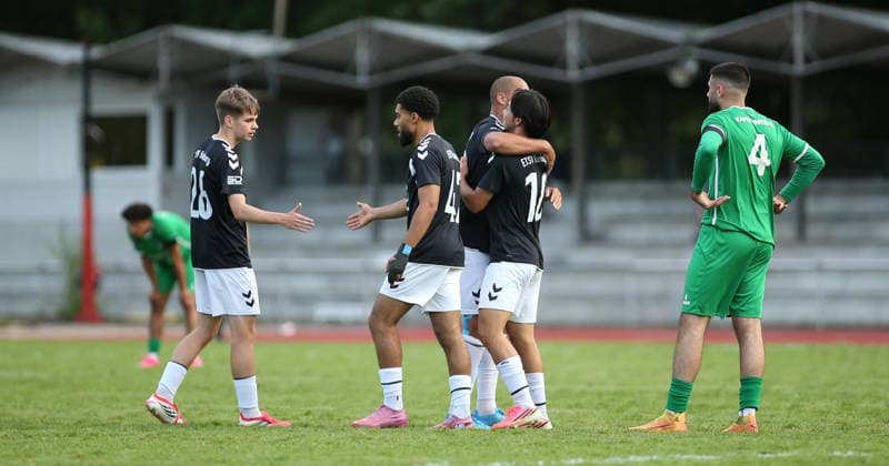 Fußball, Saison 2026 2027, Lotto-Pokal Hamburg, erste Runde: Hamm United FC - ETSV Hamburg. Jubel beim ETSV nach dem Tor von Taiki Iimura (2.v.r.) zum 2:0. Hamm Hamburg *** Soccer, 2026–2027 Season, Hamburg Lotto Cup, First Round: Hamm United FC vs. ETSV Hamburg. Jubilation at ETSV after Taiki Iimura’s goal (second from the right), making the score 2–0 for Hamm against Hamburg.